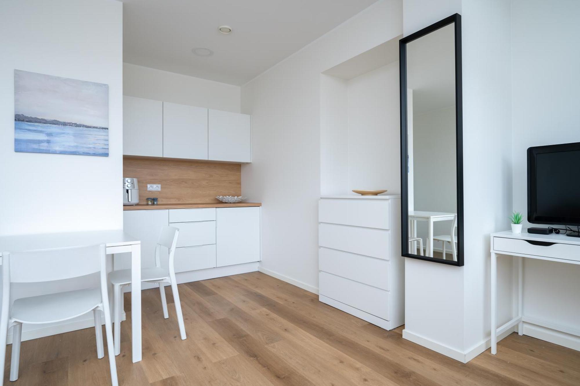 Hilltop Apartments - Studio Rooms In City Centre Tallinn Exterior photo